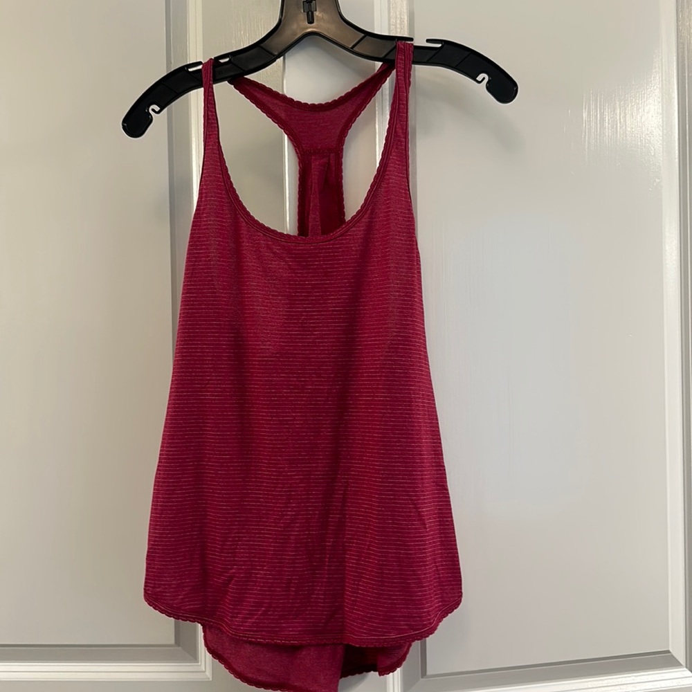 Lululemon racer back flowey tank size 6 garnet
